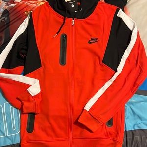 Nike tech sweatsuit— size small— selling the jacket and pants for one price